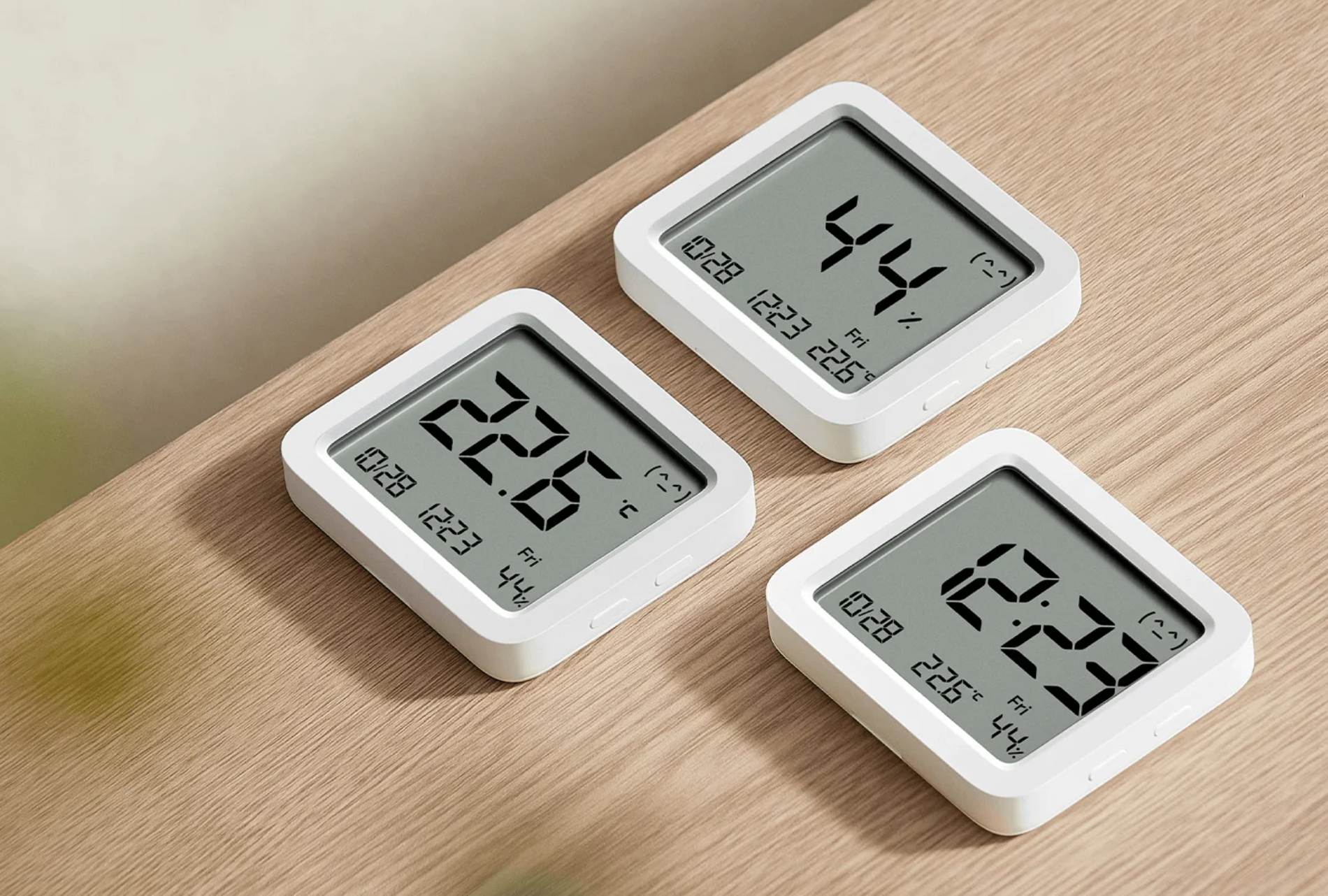 Xiaomi-Smart-Temperature-and-Humidity-Monitor-3-4